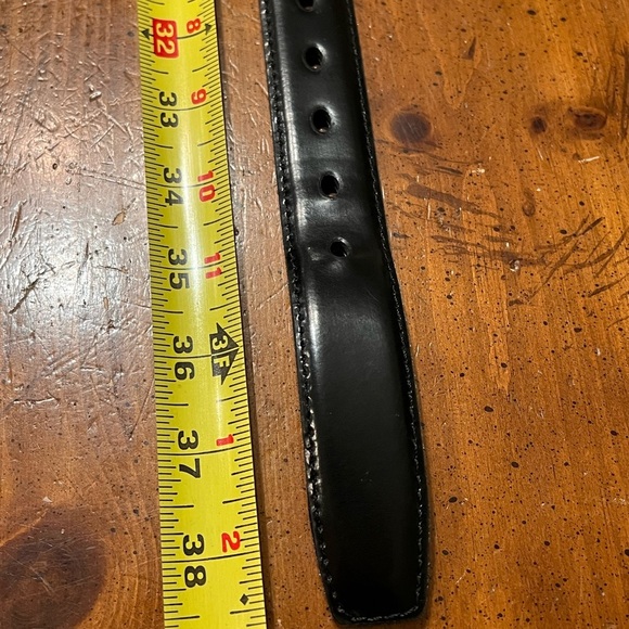 Dockers Men's Split Leather Handcrafted Belt size 34/85
Gold Buckle - Picture 3 of 7